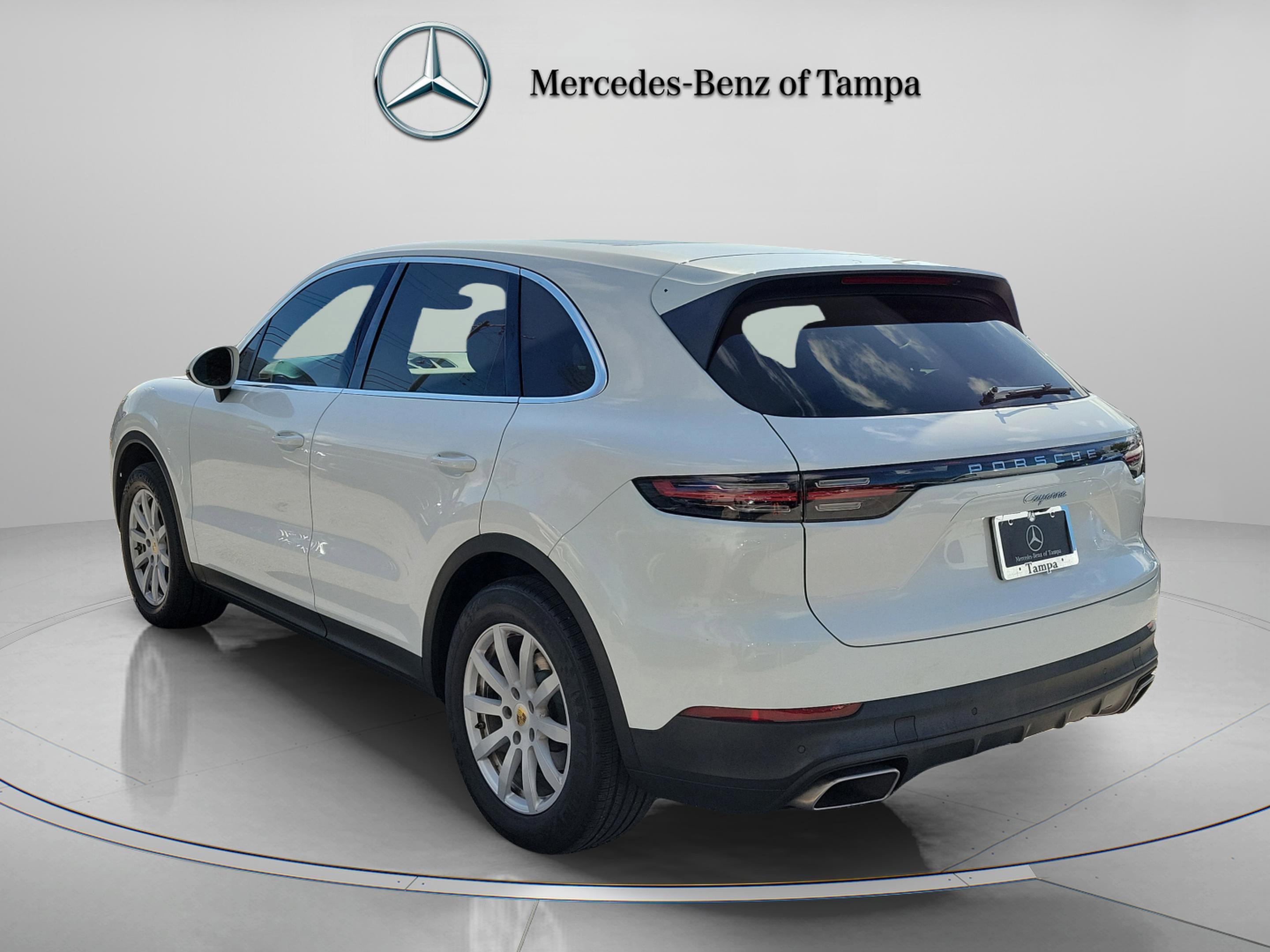 Used 2019 Porsche Cayenne Base image 2