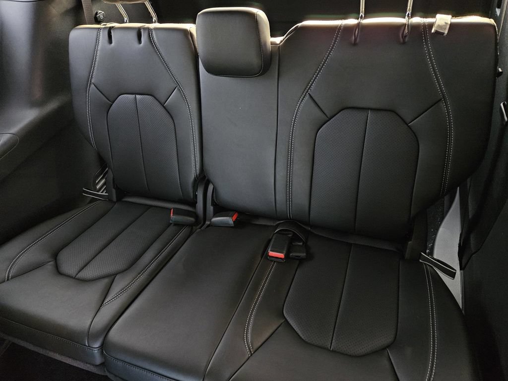 New 2026 Chrysler Pacifica Select w/ S Appearance Package FWD image 9