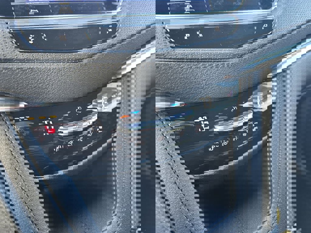 Used 2024 Cadillac XT5 Premium Luxury image 18