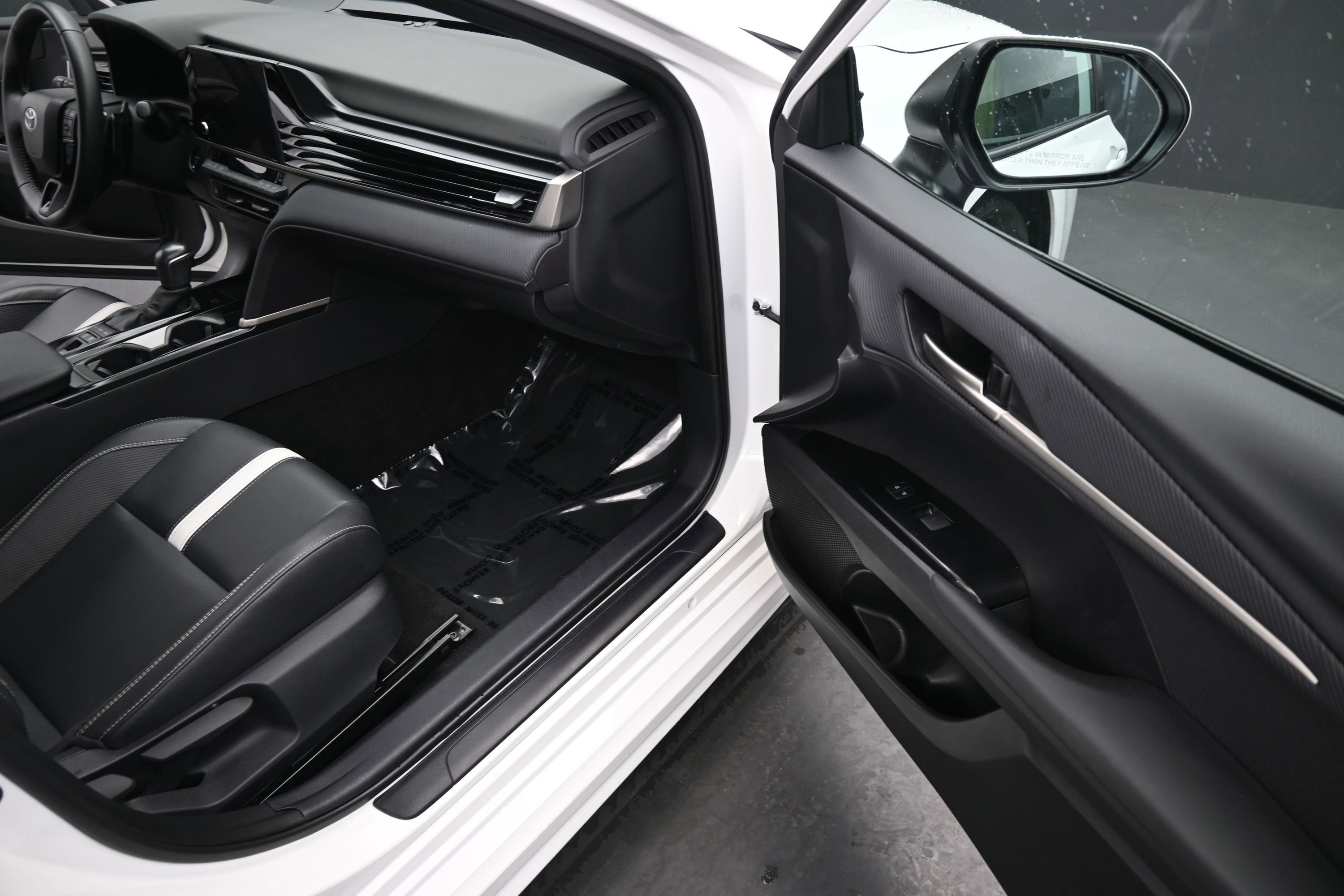 Used 2025 Toyota Camry SE FWD image 20