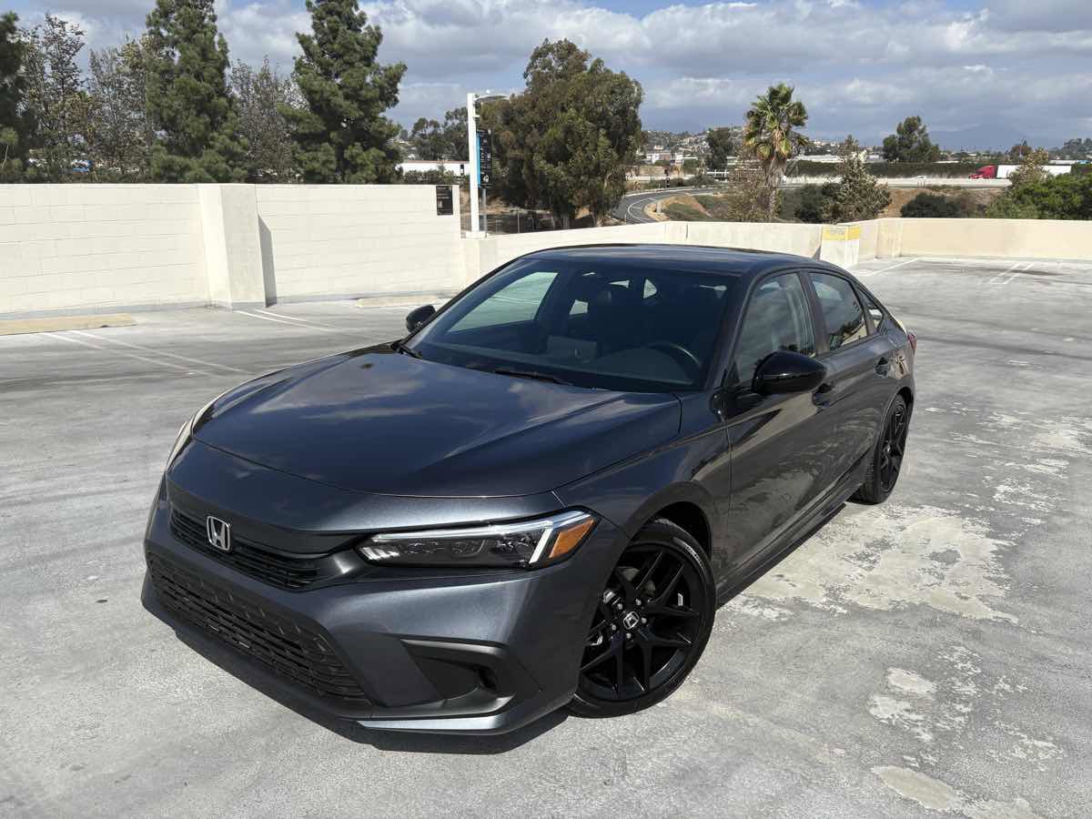 Used 2024 Honda Civic Sport image 3