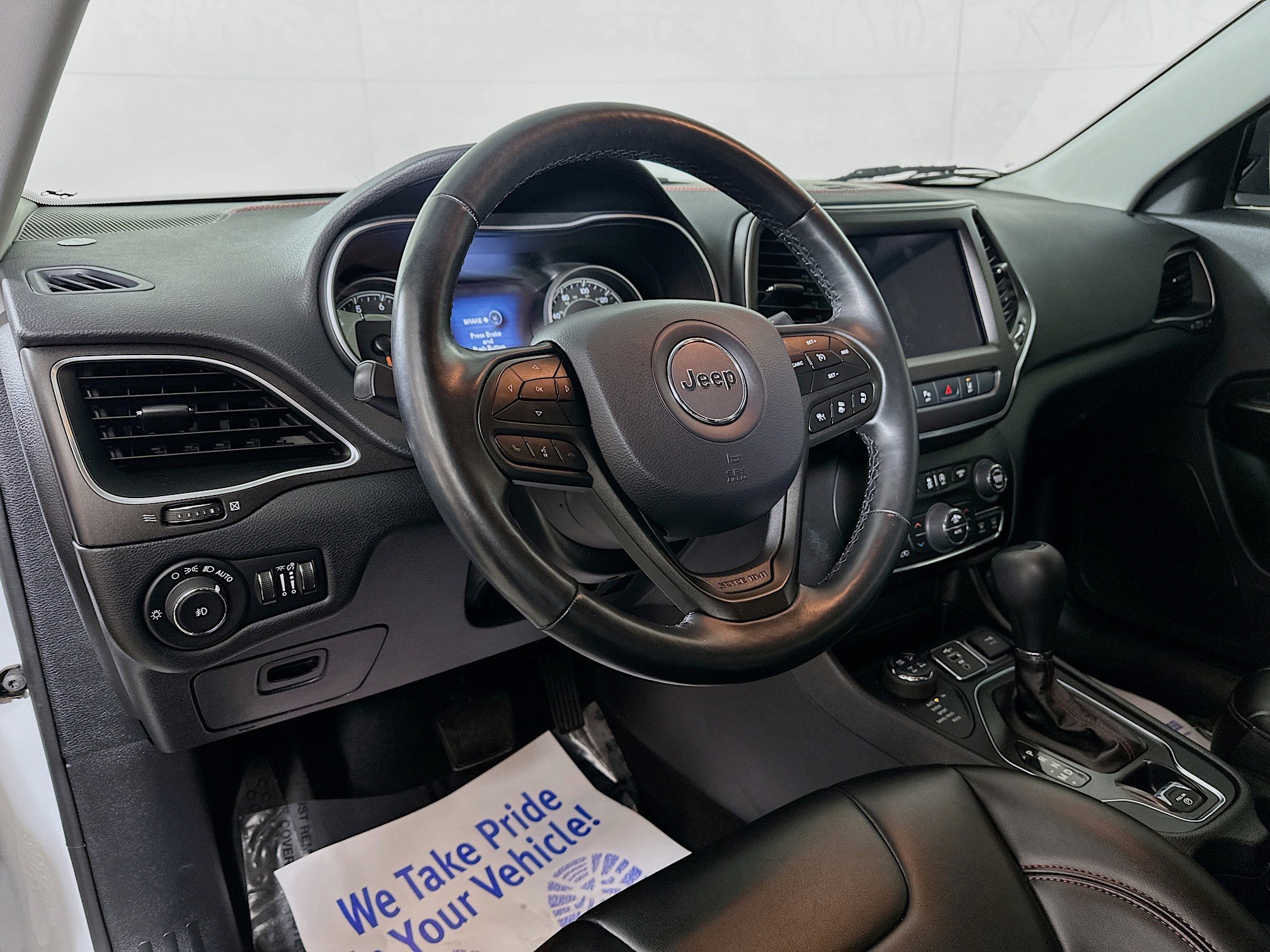 Used 2020 Jeep Cherokee Trailhawk w/ Technology Group AWD/4WD image 9