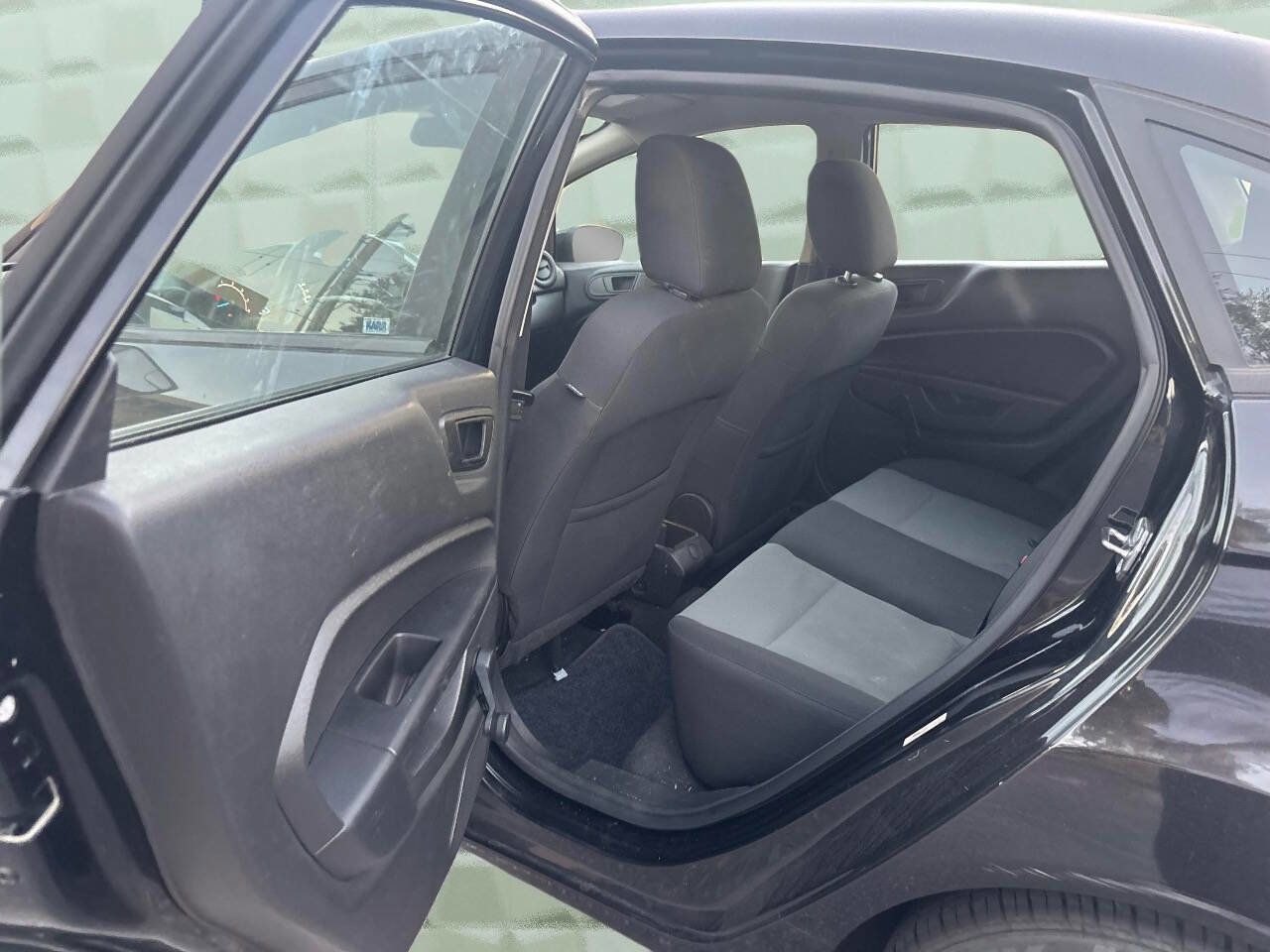 Used 2015 Ford Fiesta S image 15