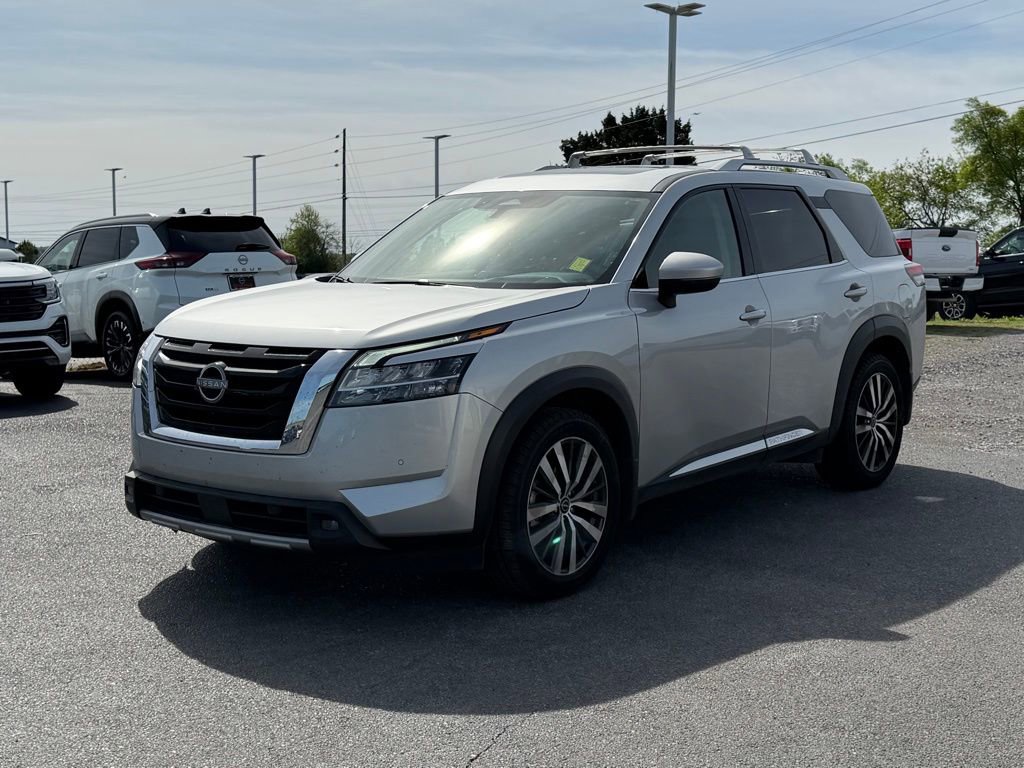 Used 2023 Nissan Pathfinder Platinum w/ Cargo Package image 7