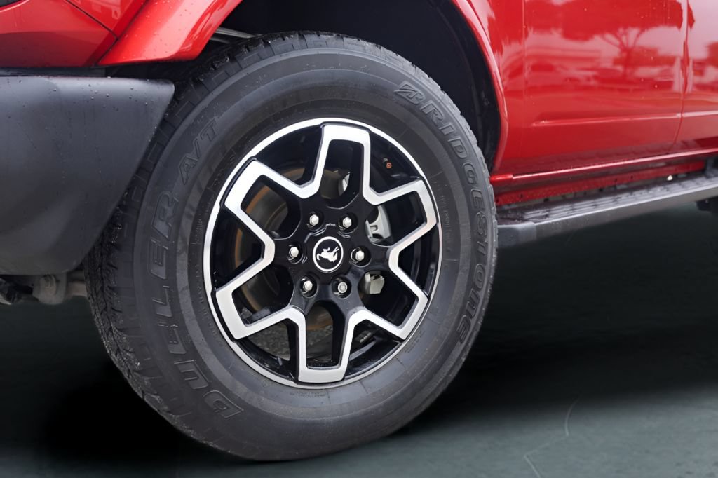 Used 2023 Ford Bronco Outer Banks AWD/4WD image 4