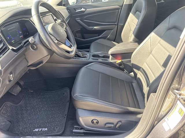 Used 2022 Volkswagen Jetta SE image 12