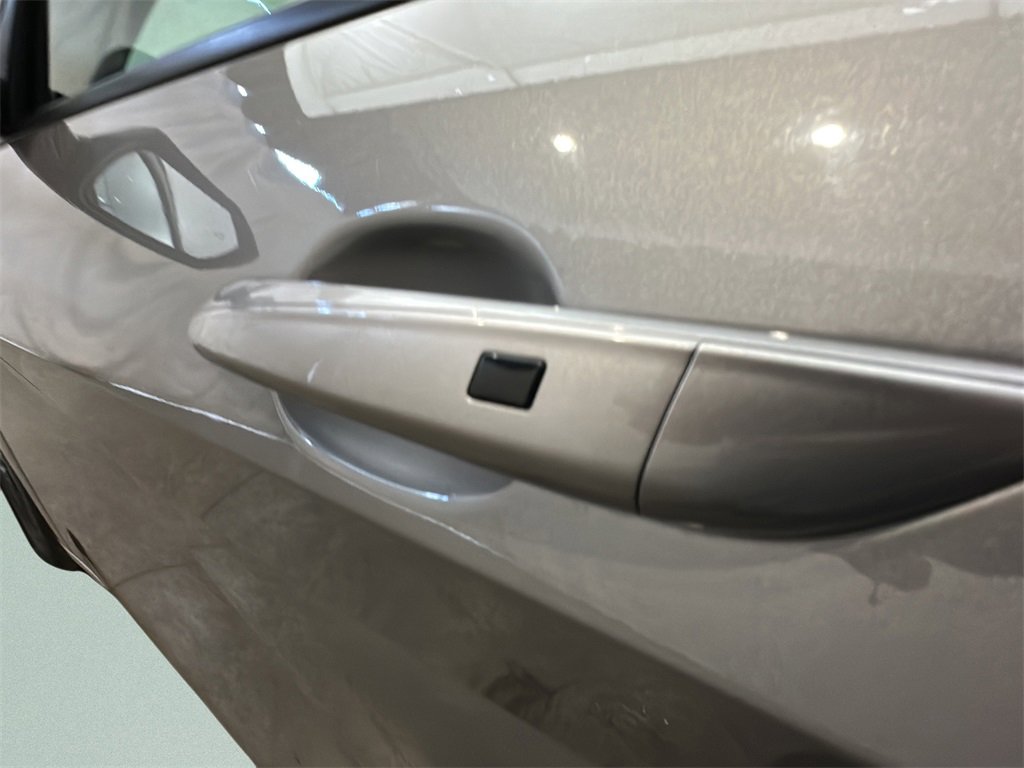 Used 2023 Hyundai Elantra Blue image 5