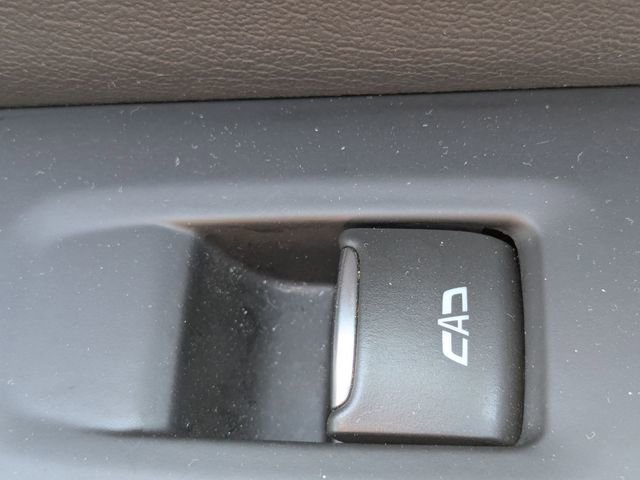 Used 2025 GMC Yukon Denali AWD/4WD image 34