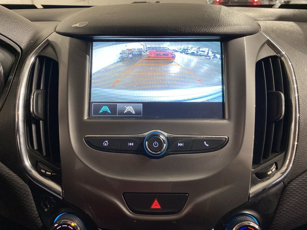 Used 2018 Chevrolet Cruze LT image 18