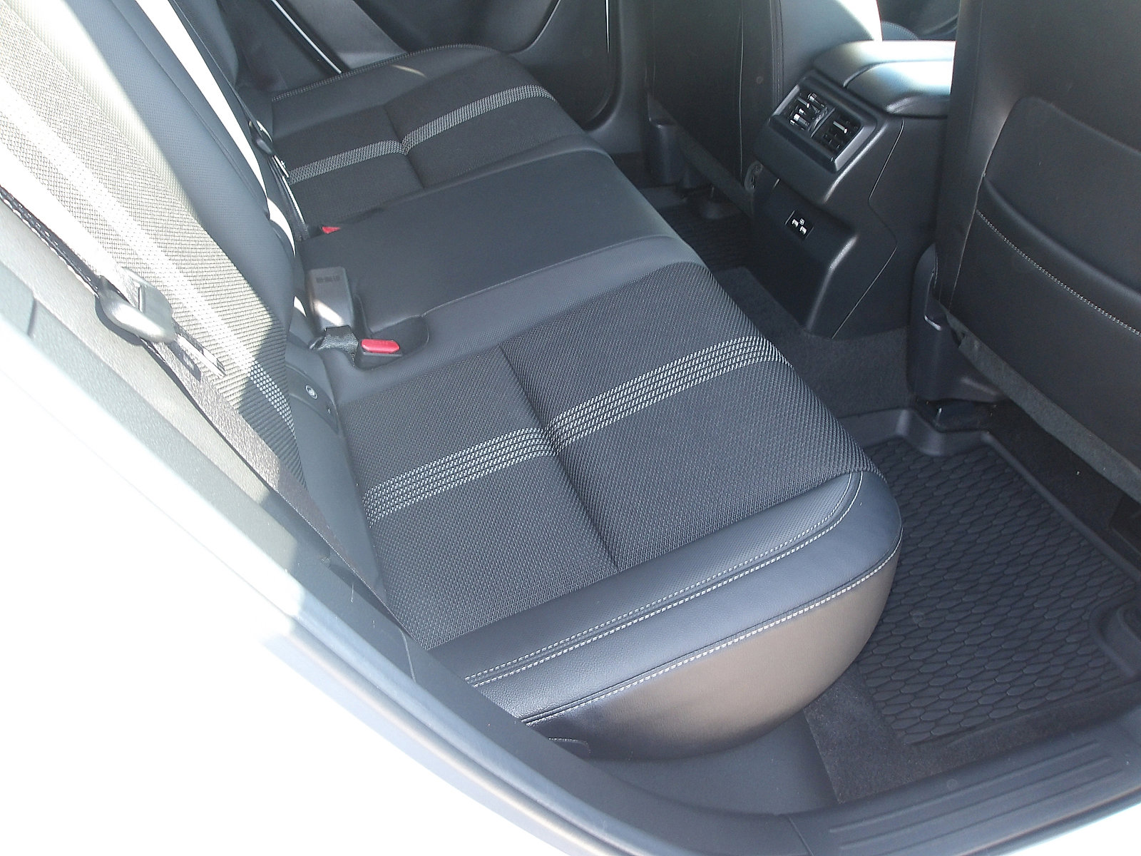 Used 2024 MAZDA CX-50 AWD 2.5 S w/ Weather Package image 12