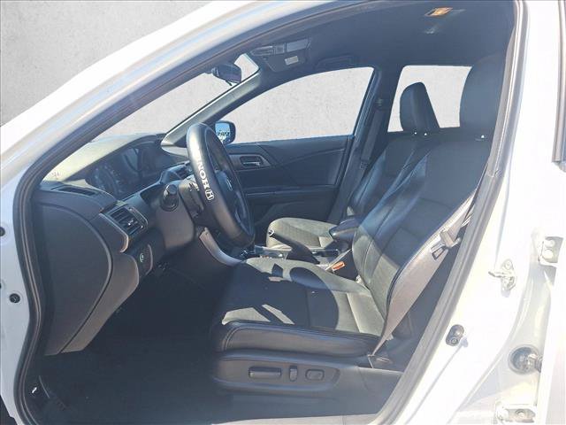 Used 2017 Honda Accord Sport image 11
