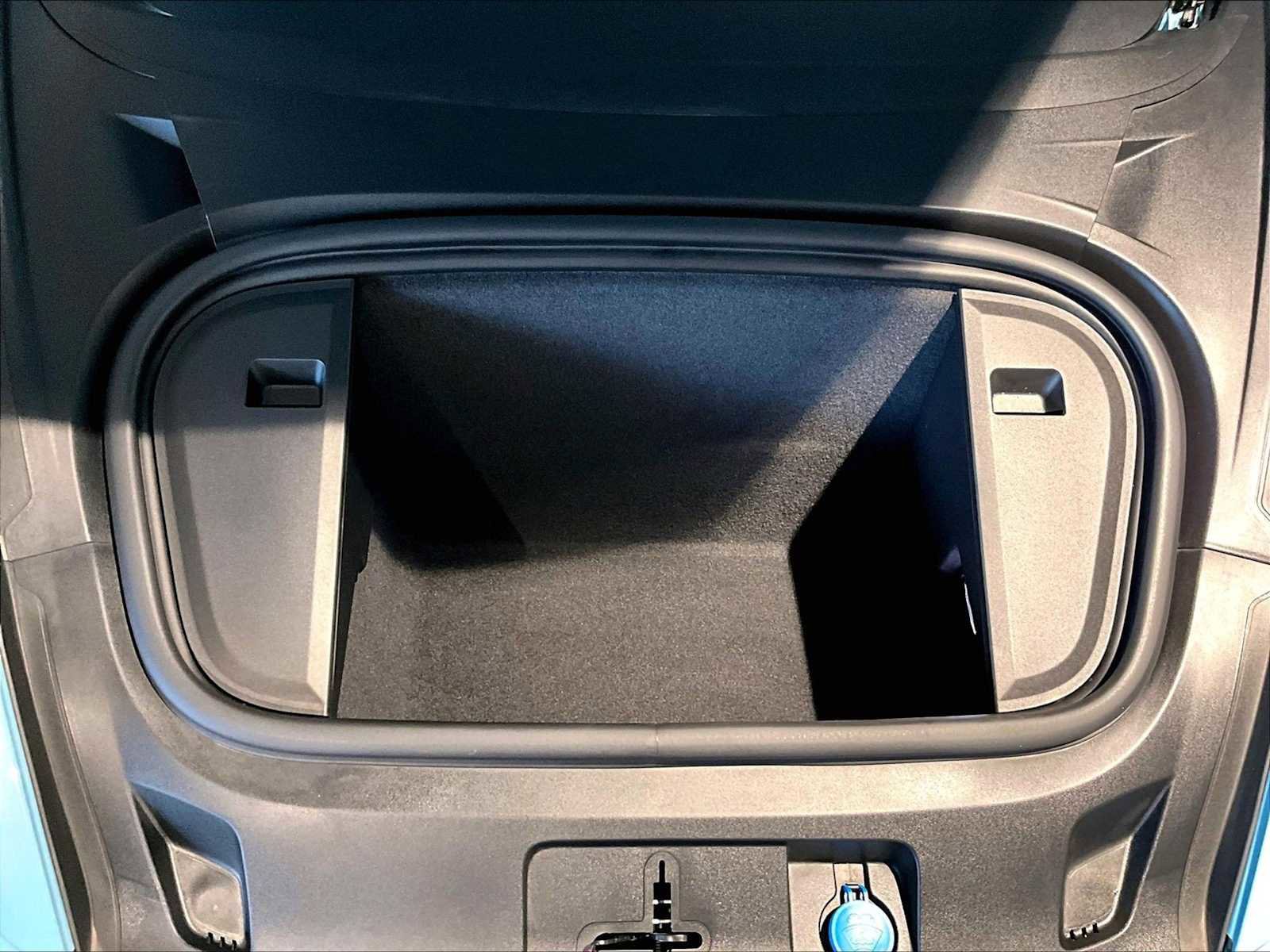 Used 2024 Porsche Taycan Turbo image 24