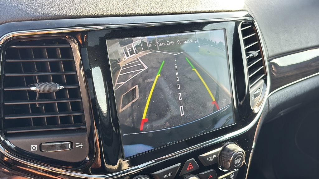 Used 2020 Jeep Grand Cherokee Overland AWD/4WD image 20