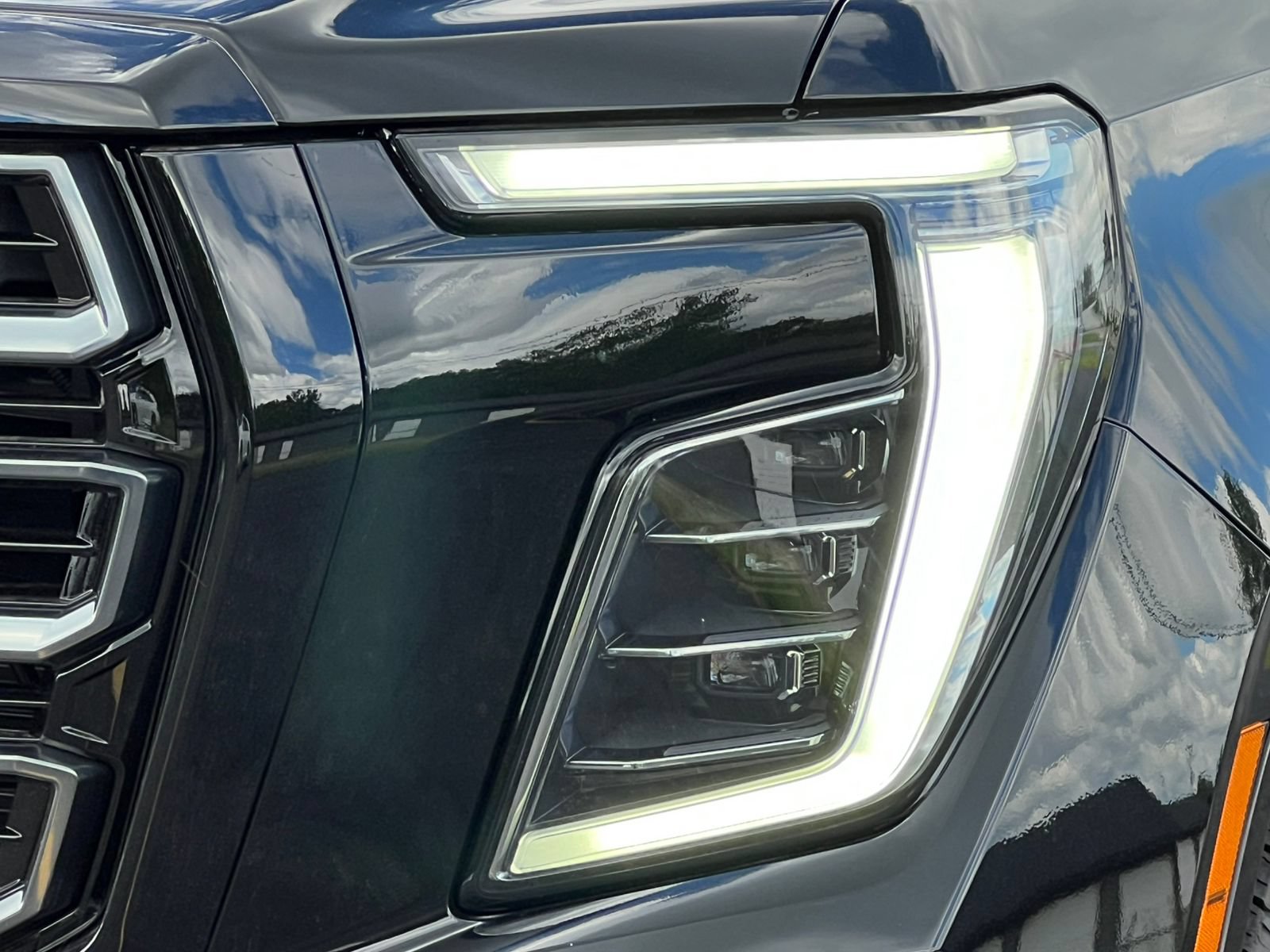 New 2026 GMC Yukon AT4 w/ AT4 Premium Plus Package AWD/4WD image 50
