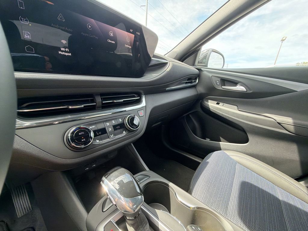 Used 2026 Buick Envista Preferred w/ Convenience I Package FWD image 32