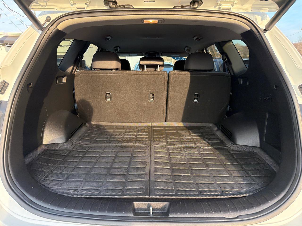 Used 2023 Hyundai Santa Fe SEL image 11