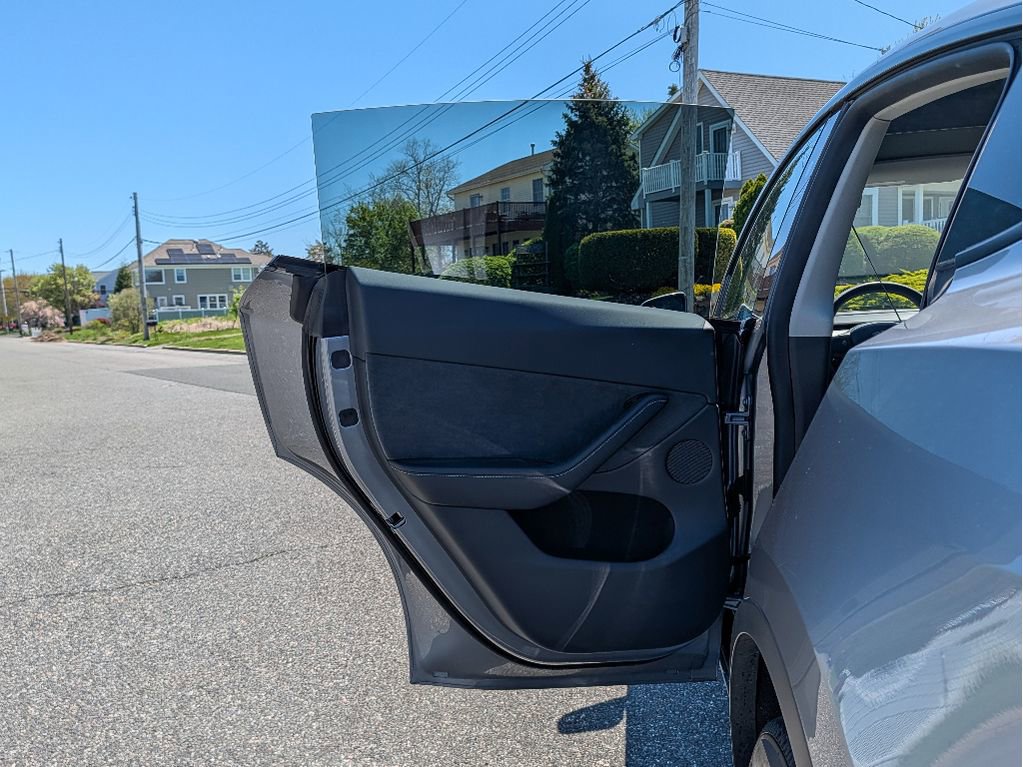 Used 2024 Tesla Model Y Long Range image 11