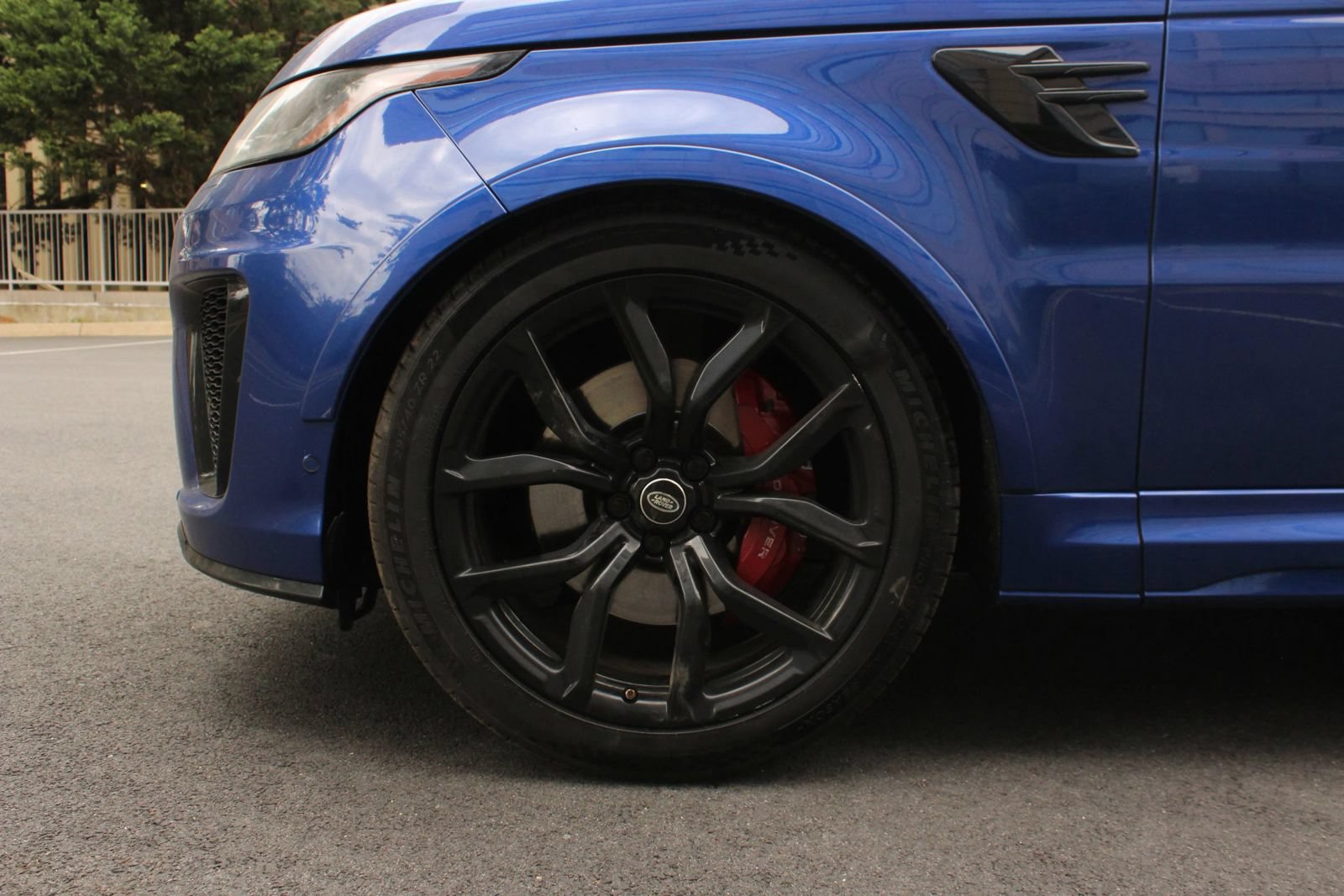Used 2019 Land Rover Range Rover Sport SVR AWD/4WD image 11