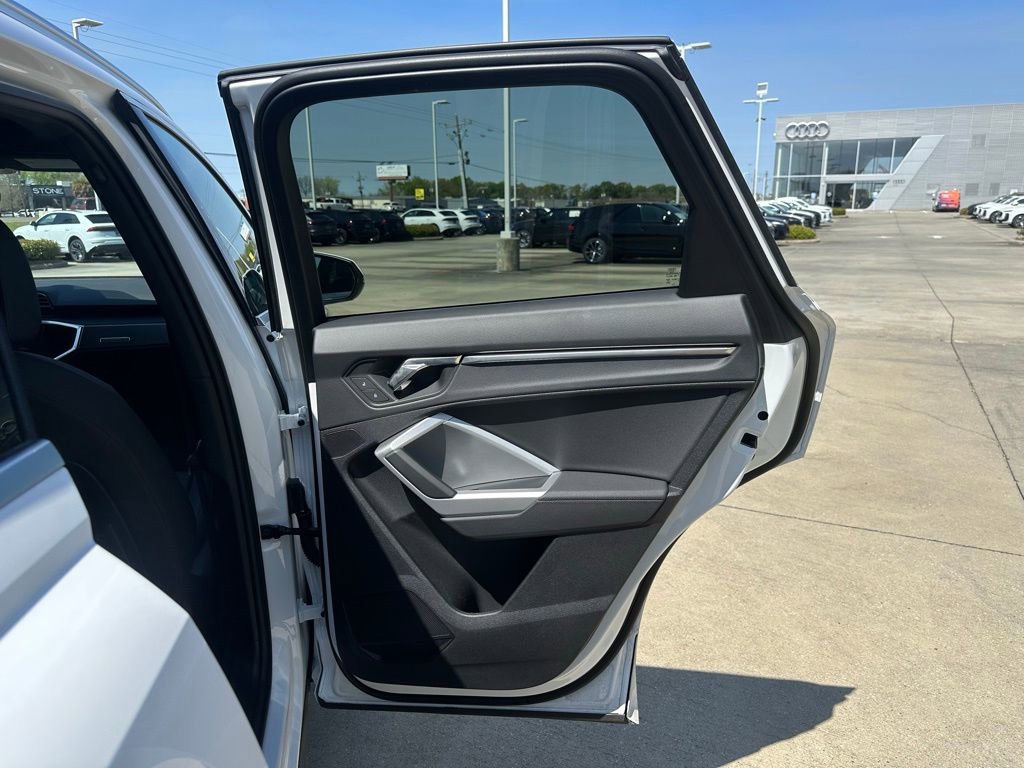 Certified 2025 Audi Q3 2.0T Premium w/ Convenience Package image 29