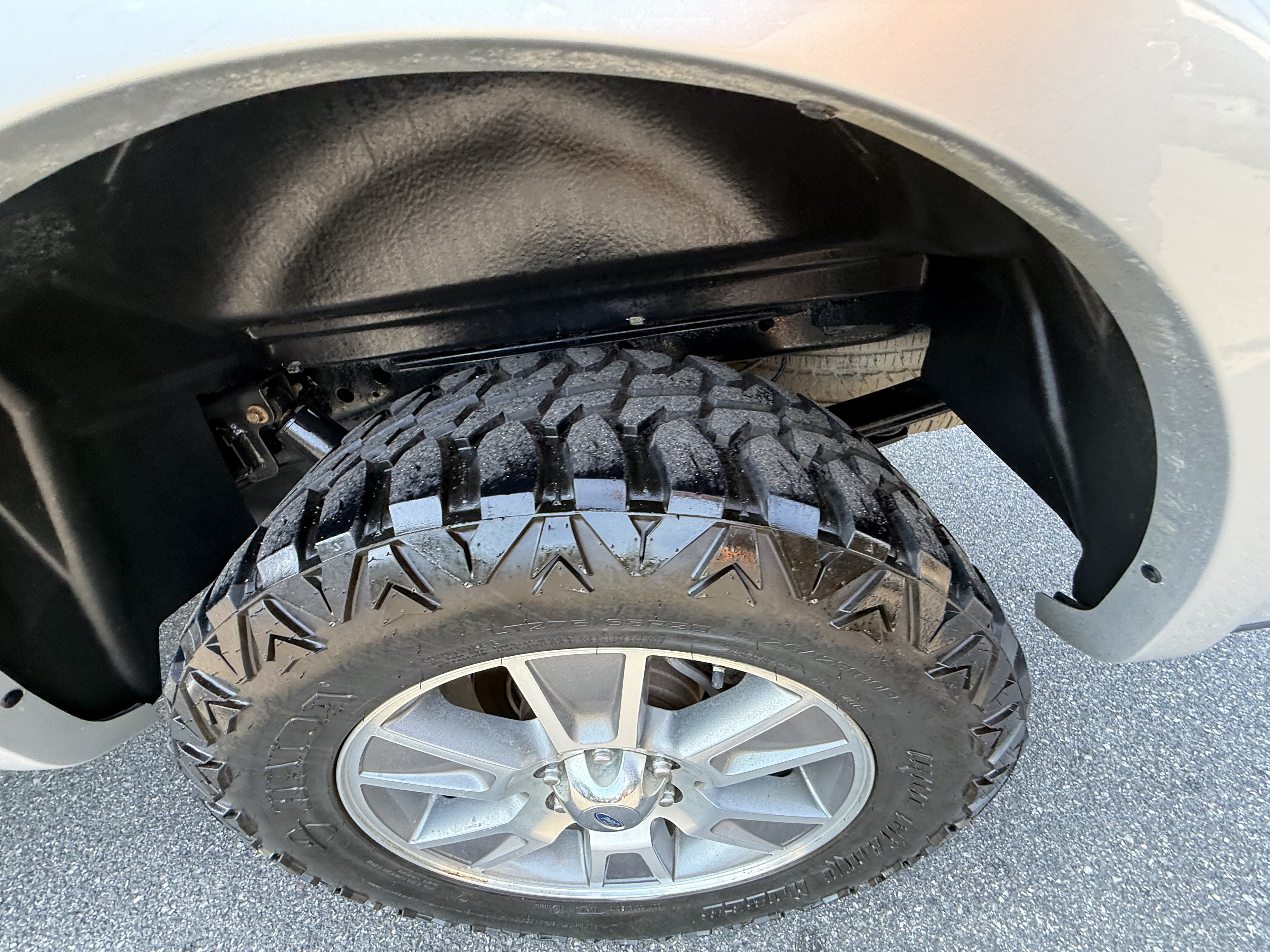 Used 2014 Ford F150 Lariat w/ Equipment Group 501A Mid AWD/4WD image 33