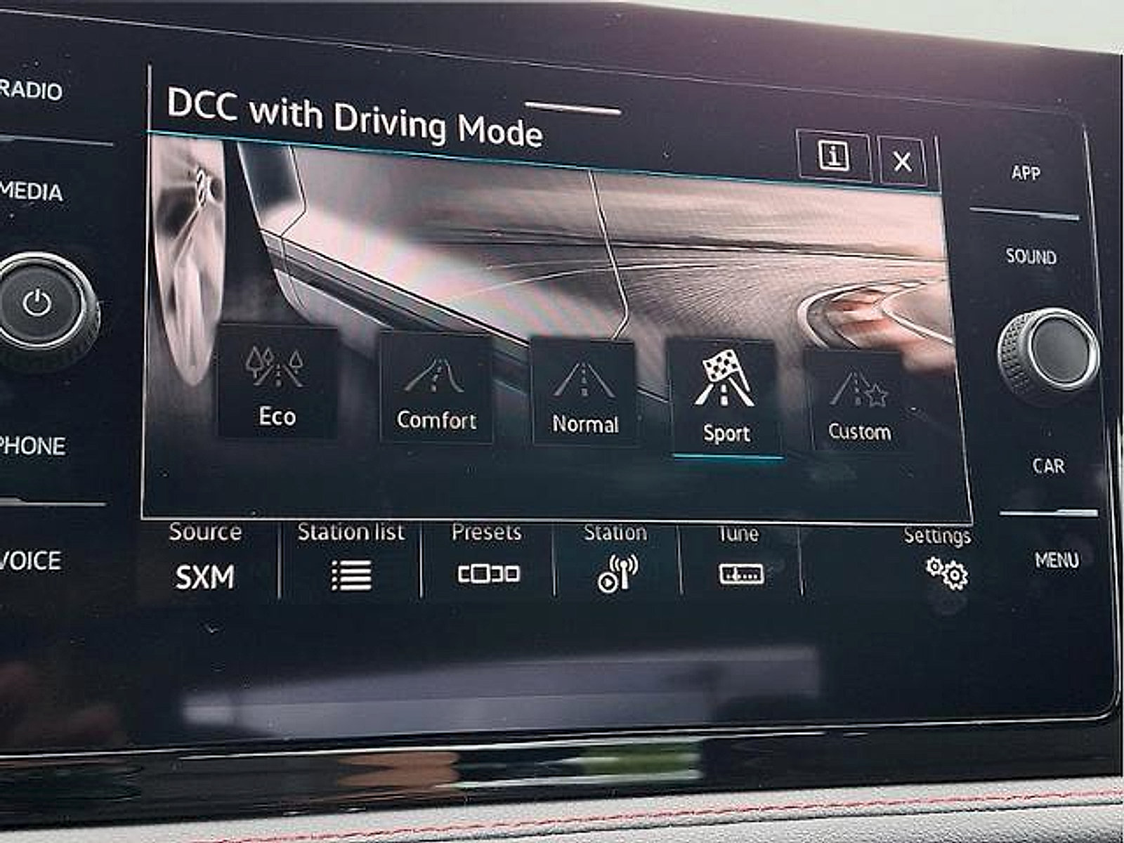 Used 2025 Volkswagen Jetta GLI Autobahn FWD image 26