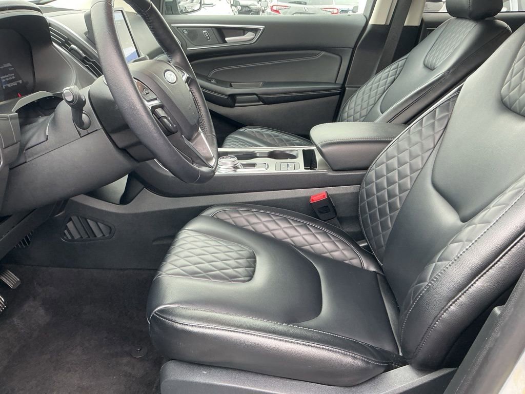Used 2024 Ford Edge Titanium image 9