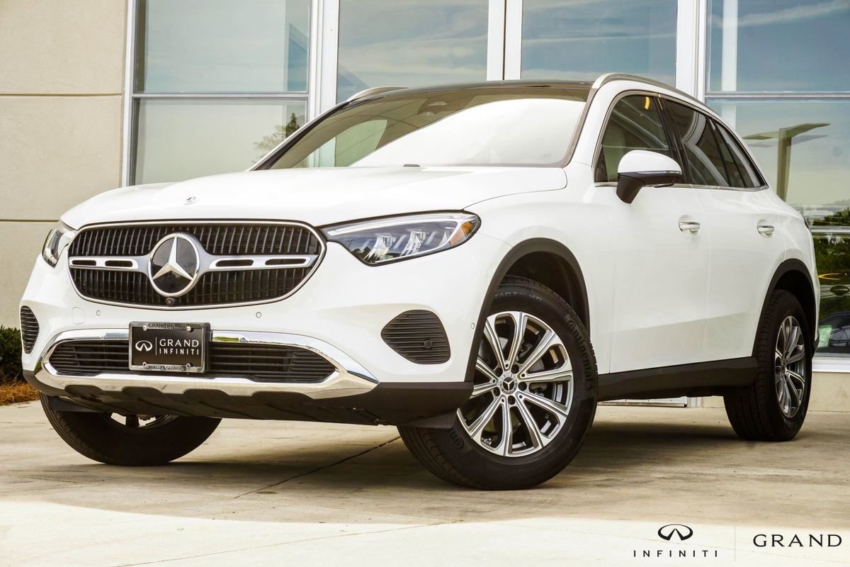 Used 2026 Mercedes-Benz GLC 300 4MATIC image 1