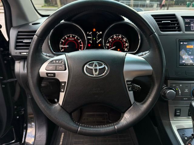 Used 2012 Toyota Highlander SE w/ Tow Pkg AWD/4WD image 15