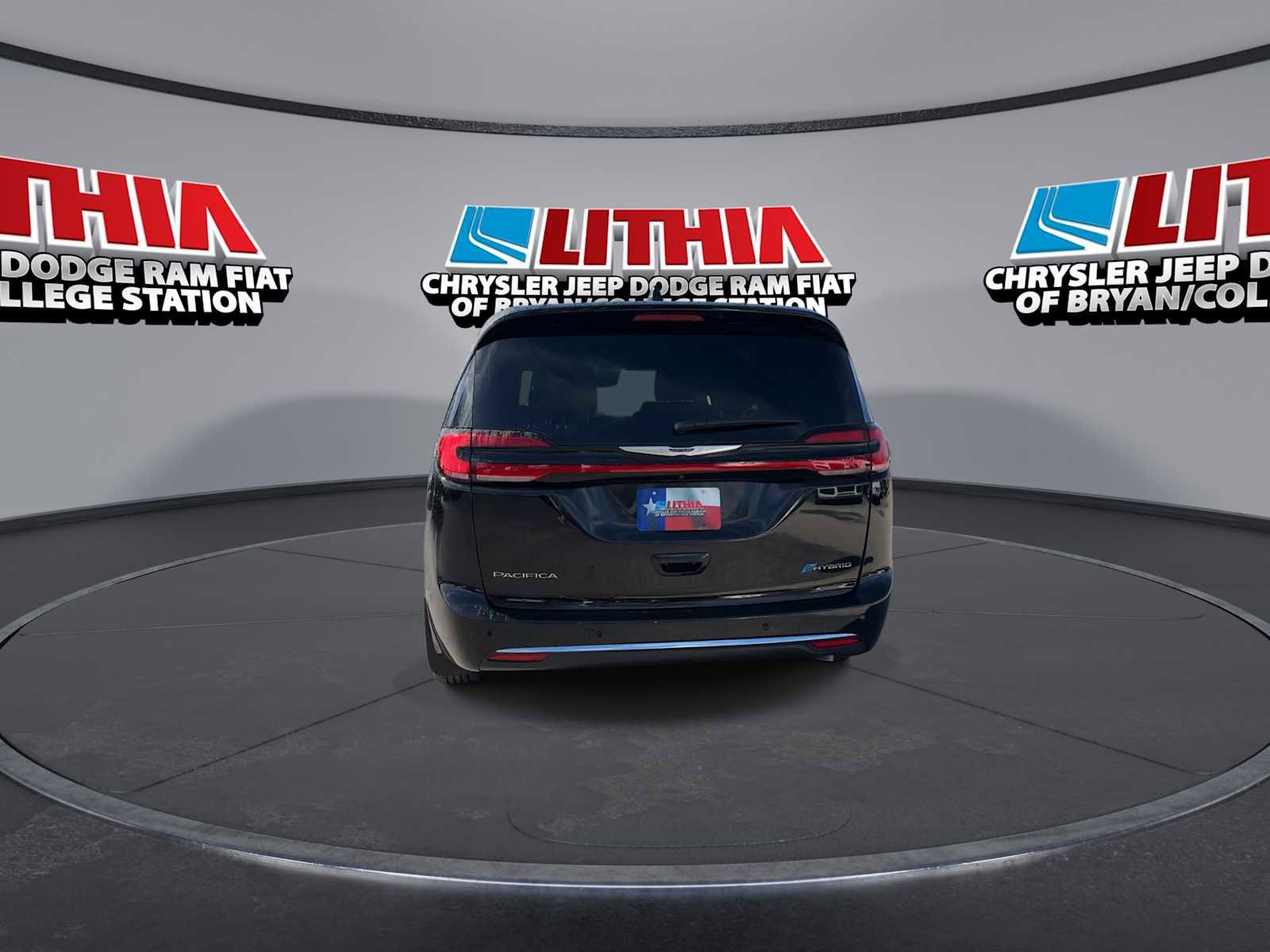 Used 2025 Chrysler Pacifica Select image 7