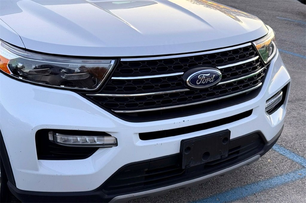 Used 2023 Ford Explorer XLT w/ Equipment Group 202A image 2