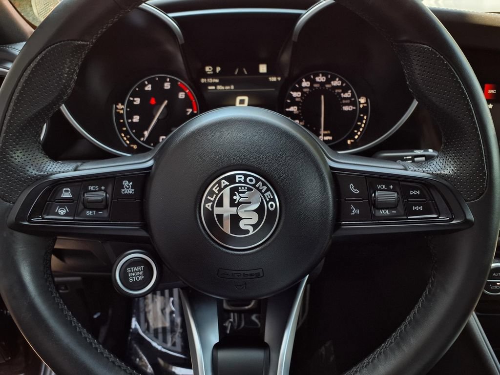 Used 2022 Alfa Romeo Giulia Ti RWD image 15