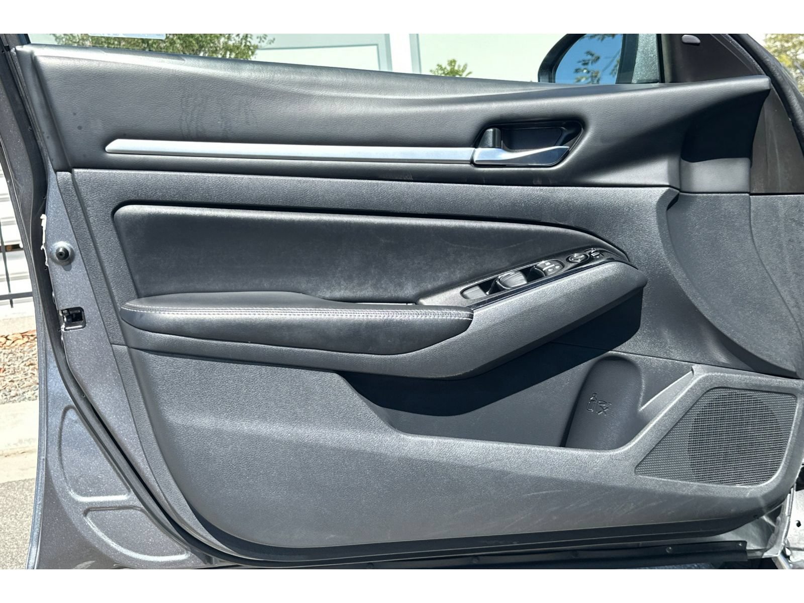 Used 2023 Nissan Altima 2.5 SV FWD image 11