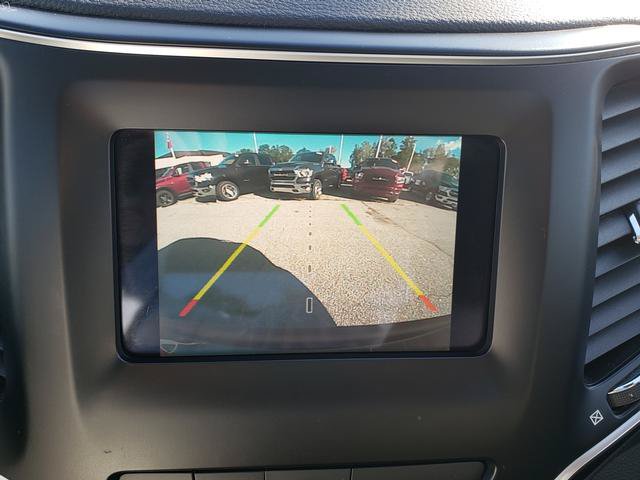 Used 2019 Jeep Cherokee Latitude Plus w/ Cold Weather Group AWD/4WD image 23