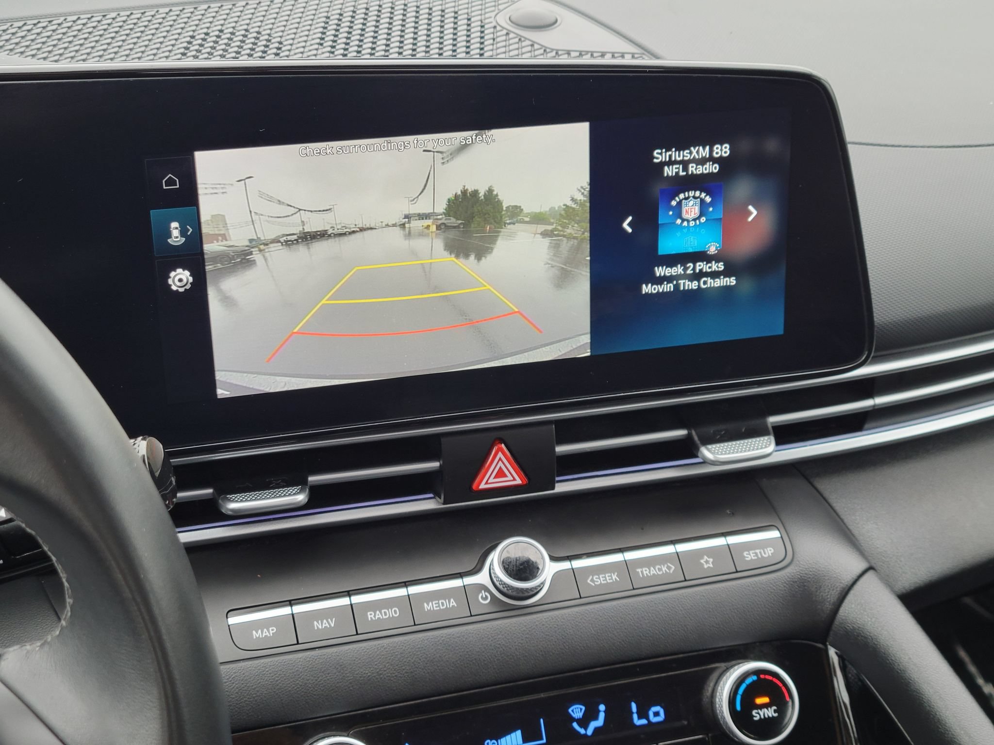 Used 2025 Hyundai Elantra Limited FWD image 21