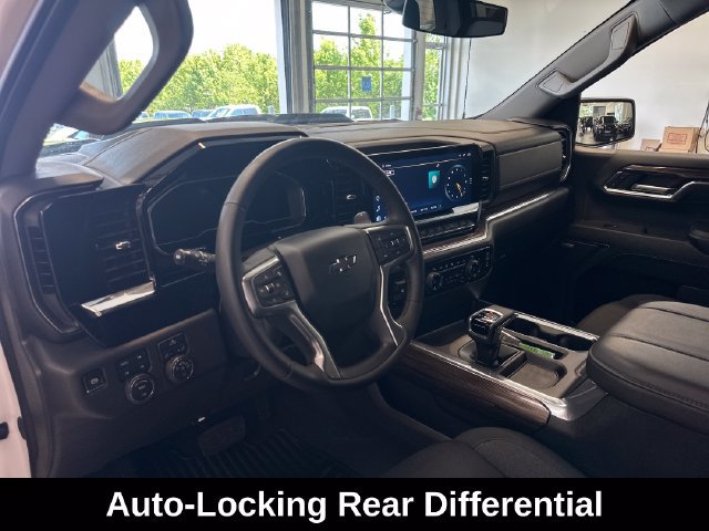 Used 2024 Chevrolet Silverado 1500 LT Trail Boss w/ Convenience Package II AWD/4WD image 27