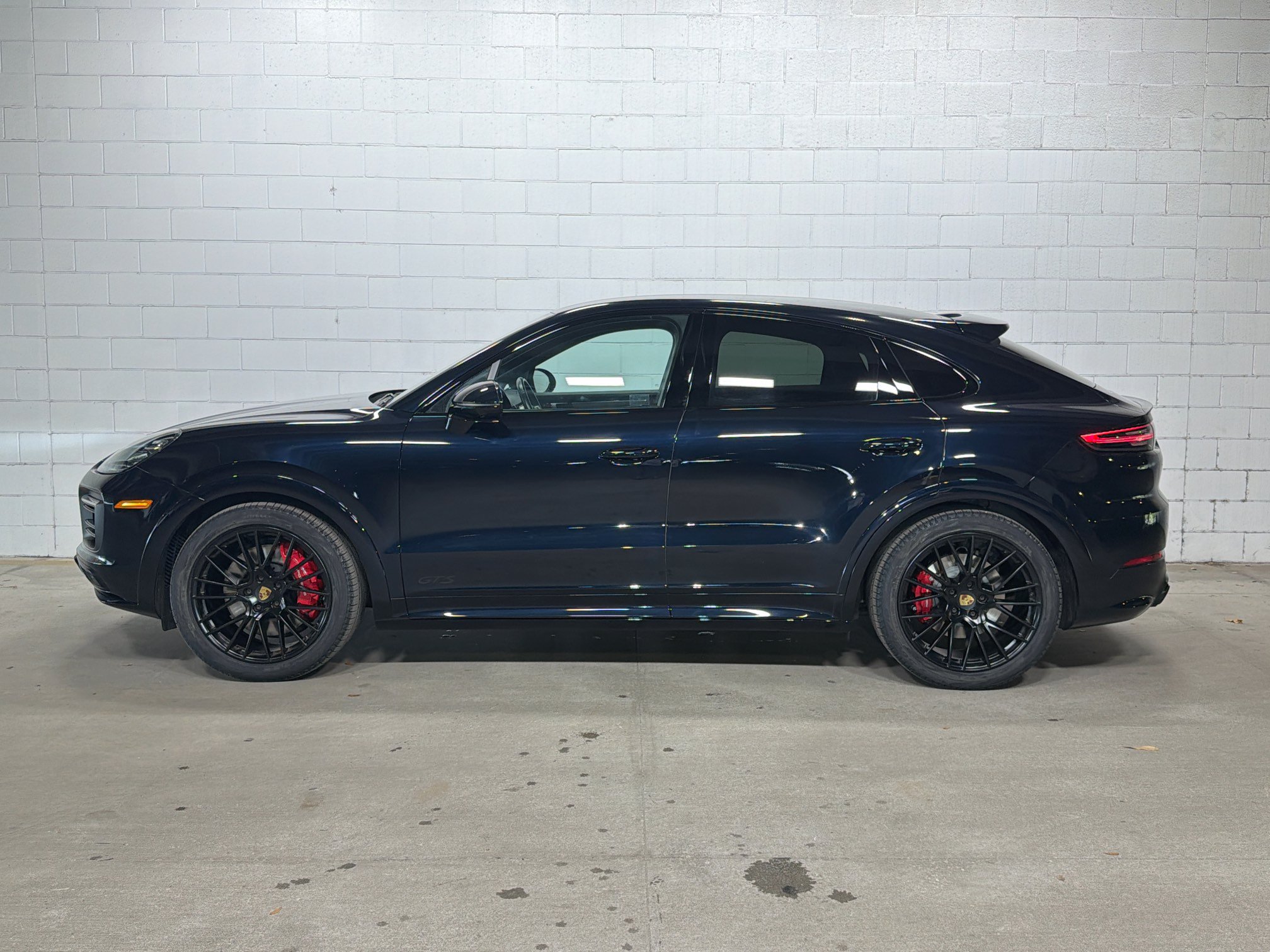 Certified 2023 Porsche Cayenne GTS AWD/4WD image 2