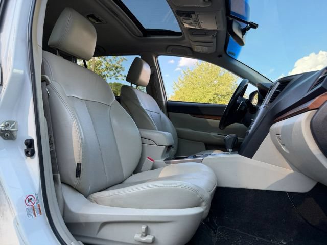 Used 2013 Subaru Outback 3.6R Limited w/ Moonroof Pkg AWD/4WD image 14