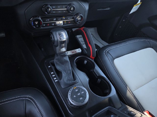 New 2026 Ford Bronco Outer Banks w/ Sasquatch Package AWD/4WD image 9