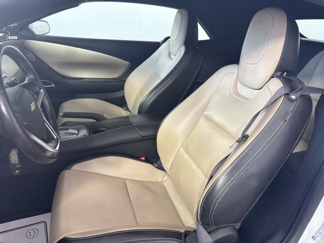 Used 2015 Chevrolet Camaro LT RWD image 3