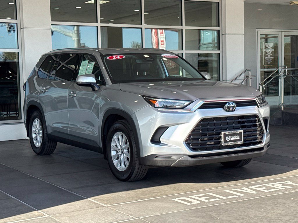 Certified 2024 Toyota Grand Highlander FWD image 9