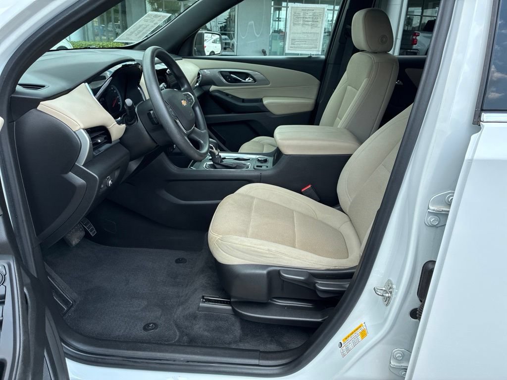 Used 2022 Chevrolet Traverse LS FWD image 19