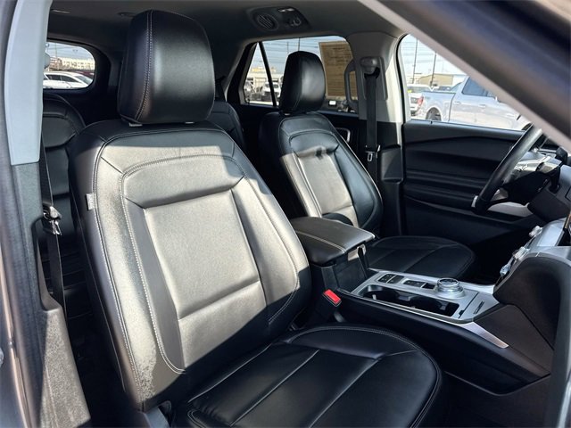 Certified 2022 Ford Explorer XLT w/ Equipment Group 202A image 30