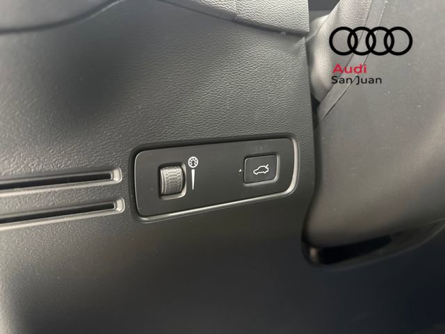 Used 2022 Volvo XC40 T4 R-Design w/ Advanced Package image 25