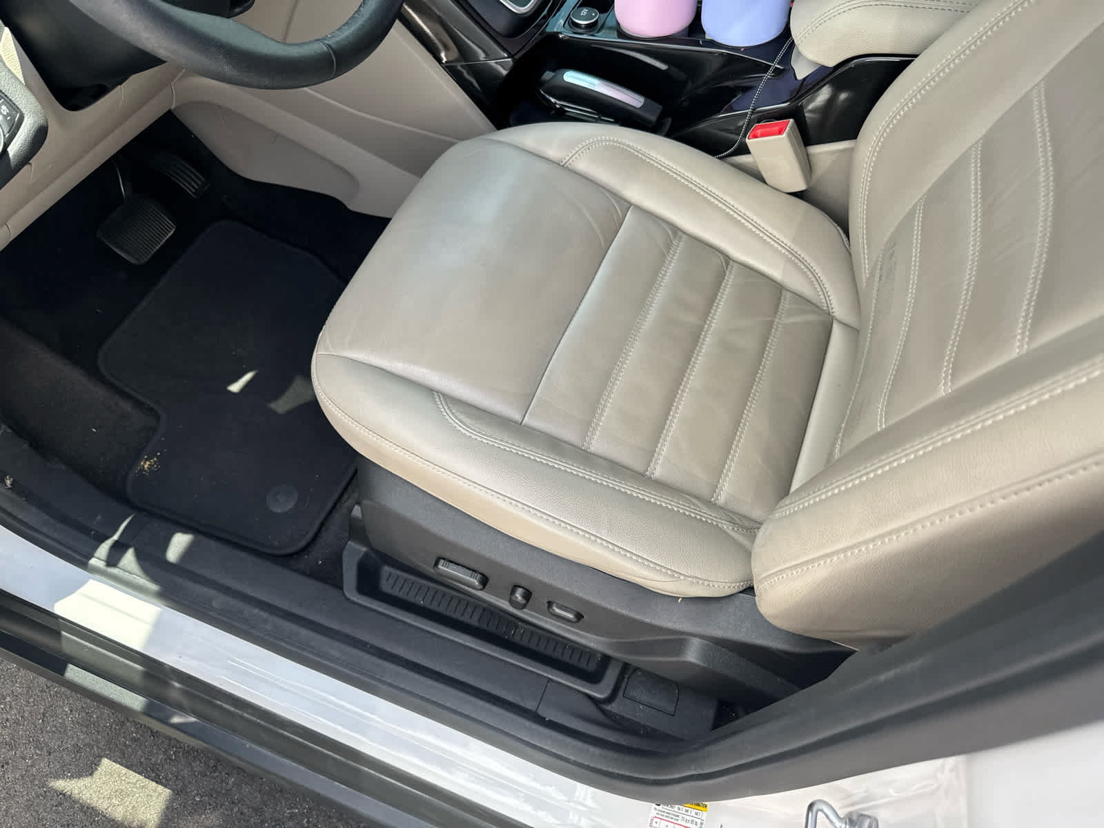 Used 2018 Ford C-MAX Titanium w/ Equipment Group 301A FWD image 7