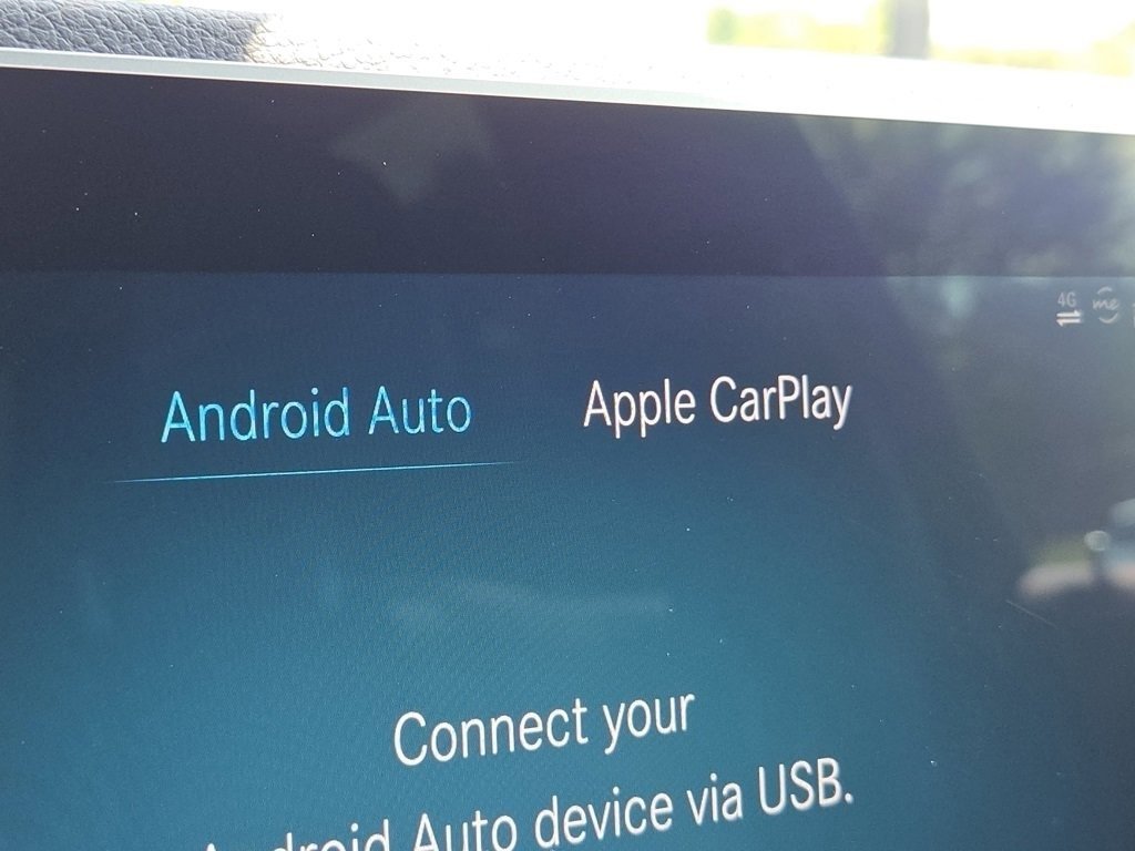 Used 2020 Mercedes-Benz GLE 350 4MATIC w/ Premium Package image 11