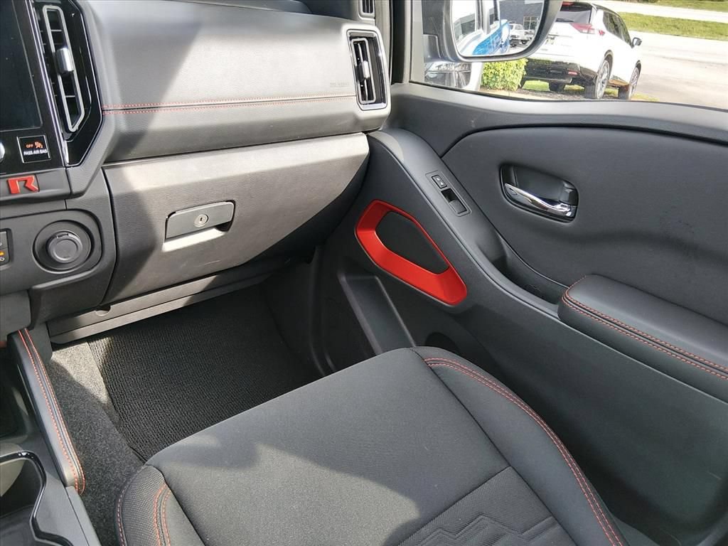 Certified 2025 Nissan Frontier Pro-X RWD image 12