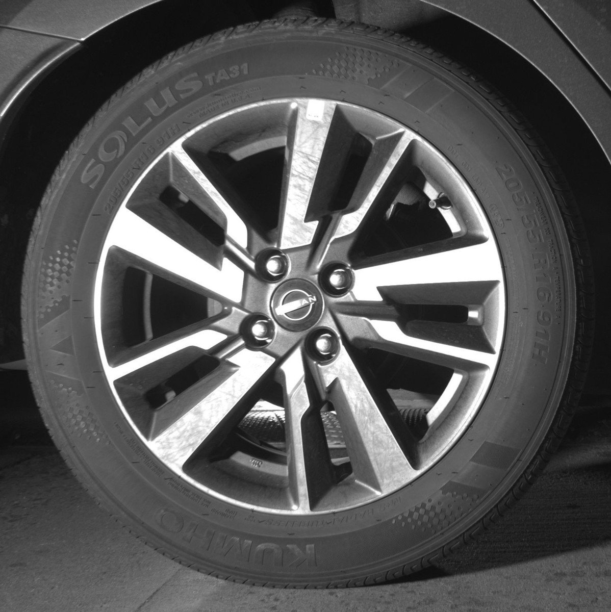 Used 2025 Nissan Versa SV image 15