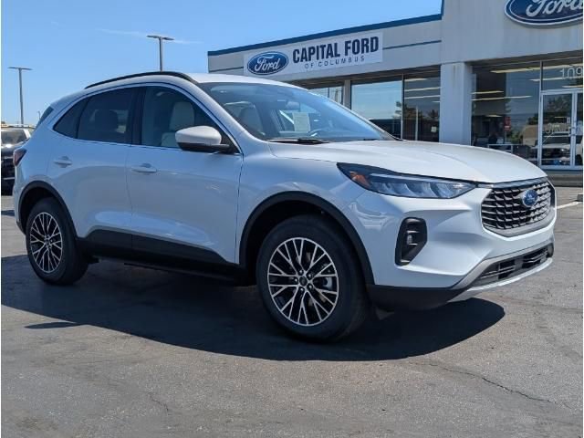 New 2025 Ford Escape SE image 2