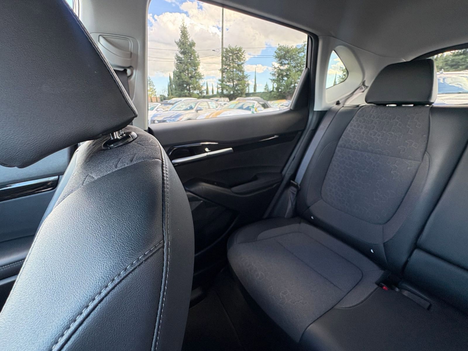 Used 2025 Kia Seltos S FWD image 39