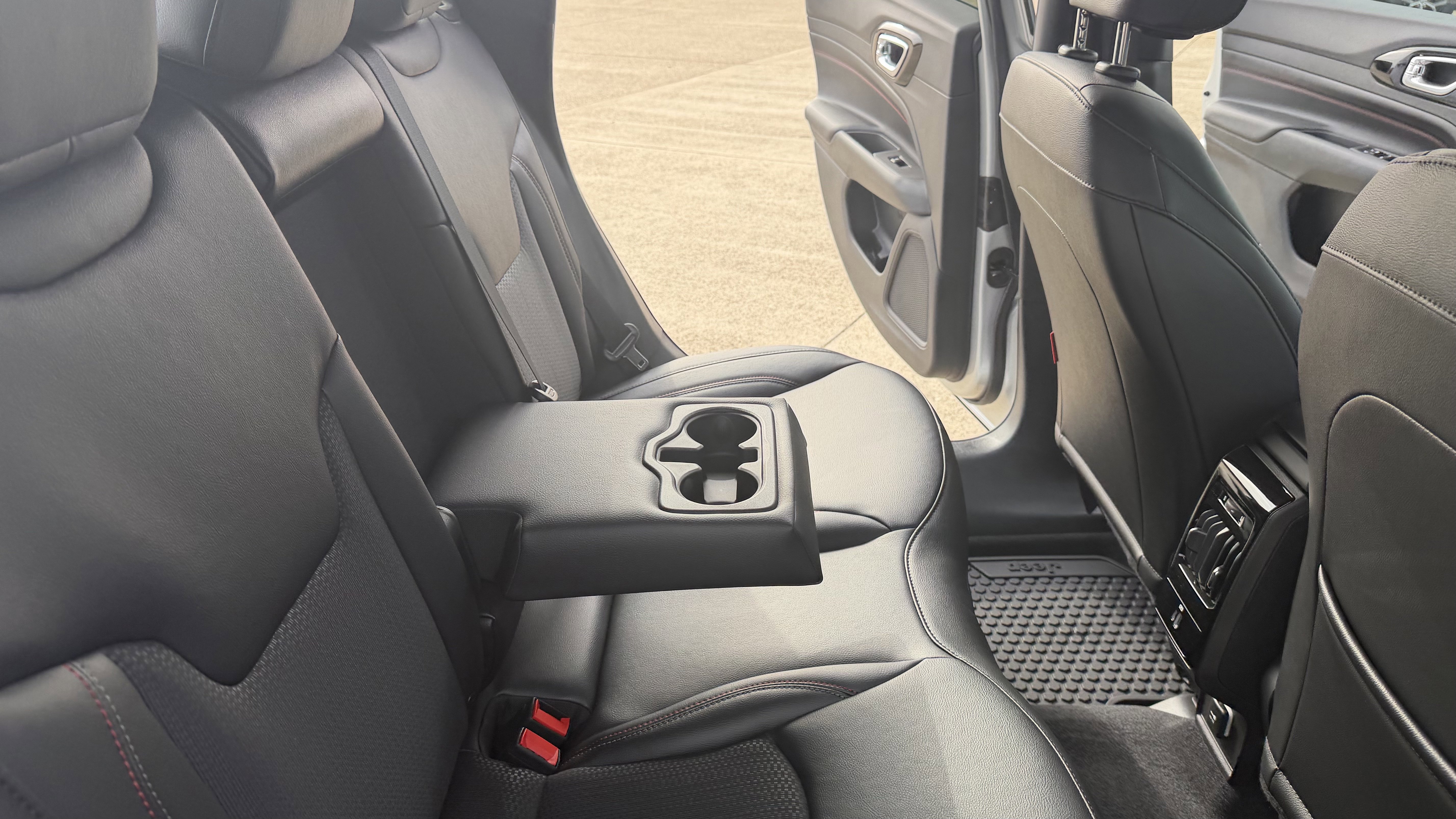 New 2026 Jeep Compass Trailhawk w/ Trailer Tow Group image 39